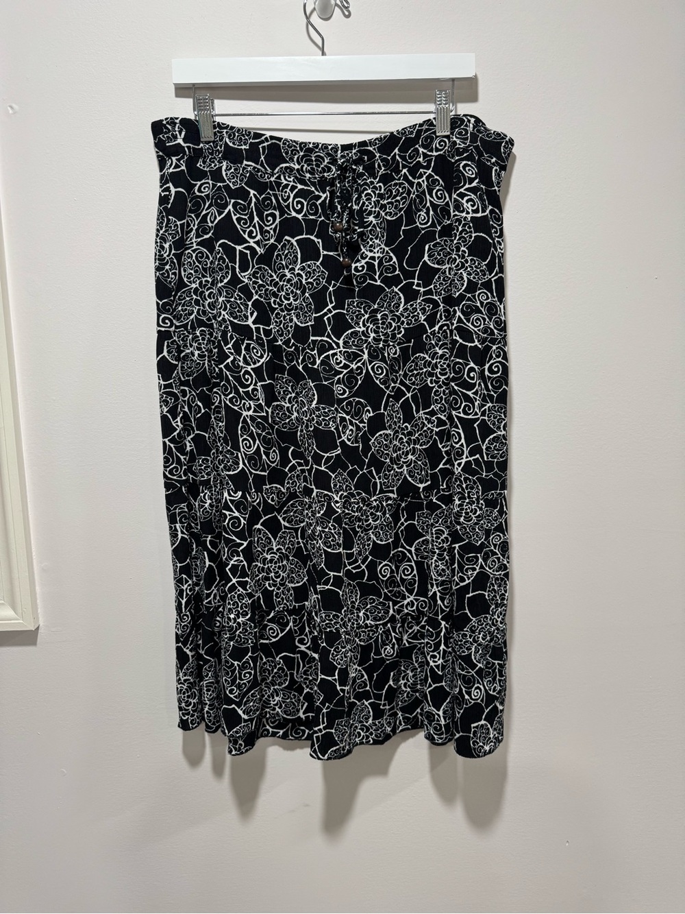 Sag Harbor Floral Midi Skirt Black & White Geometric Floral Print Office Career